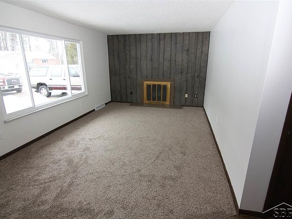 4th image of 3781 Chevel Dr