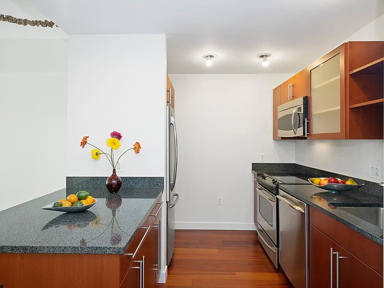 20 2nd St #522 — Photo 6