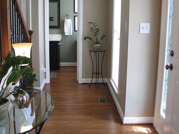 Elegant Entrance & Foyer