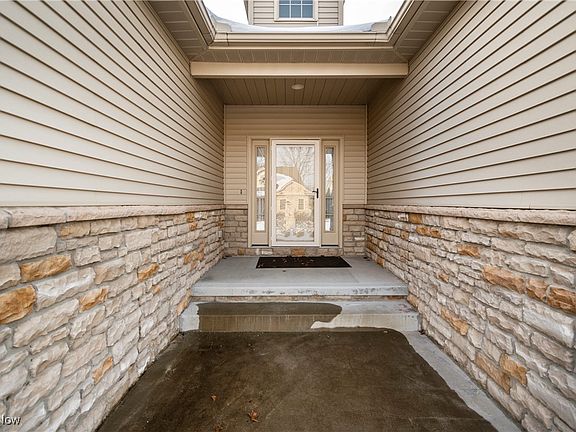 4th image of 70 Barnstone Ln