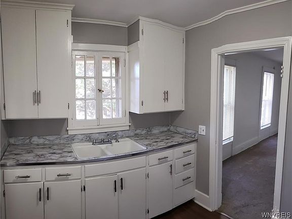 3rd image of 128 W Bank St