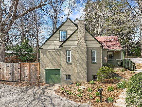 3rd image of 832 Sand Hill Rd