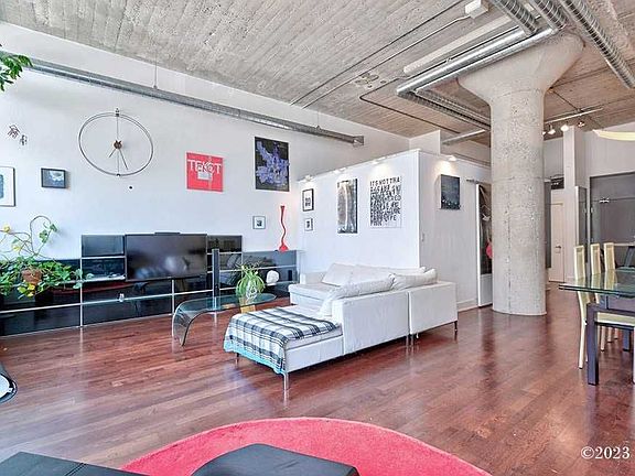 5th image of 637 Lake Shore Blvd W #217