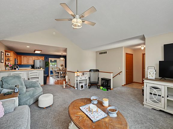 4th image of 1207 Sierra Dr