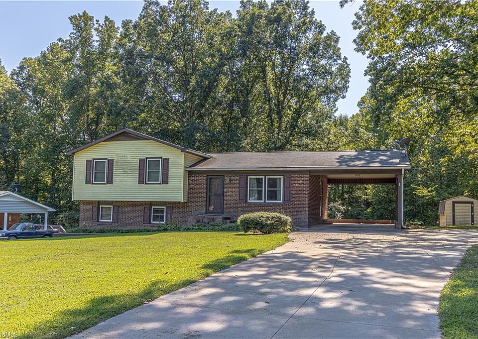 1st image of 154 Woodlawn Dr