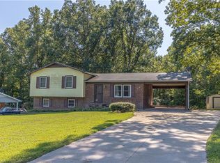 154 Woodlawn Dr, Stoneville, NC 27048