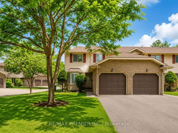 476 Kingscourt Dr #10, Waterloo, ON N2K 3R3