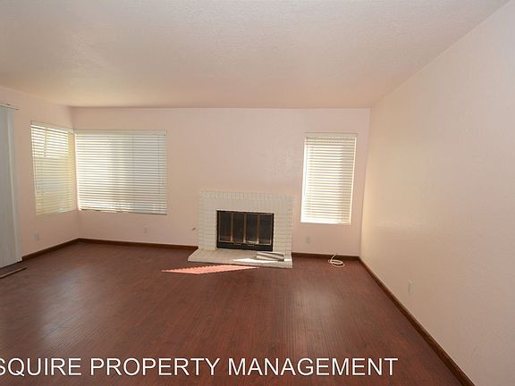3rd image of 6078 Palomar Cir