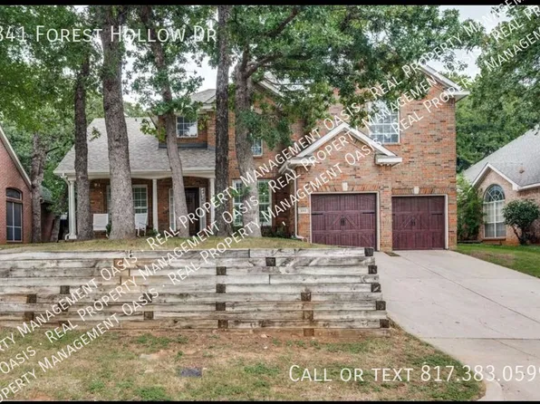841 Forest Hollow Dr, Hurst, TX 76053