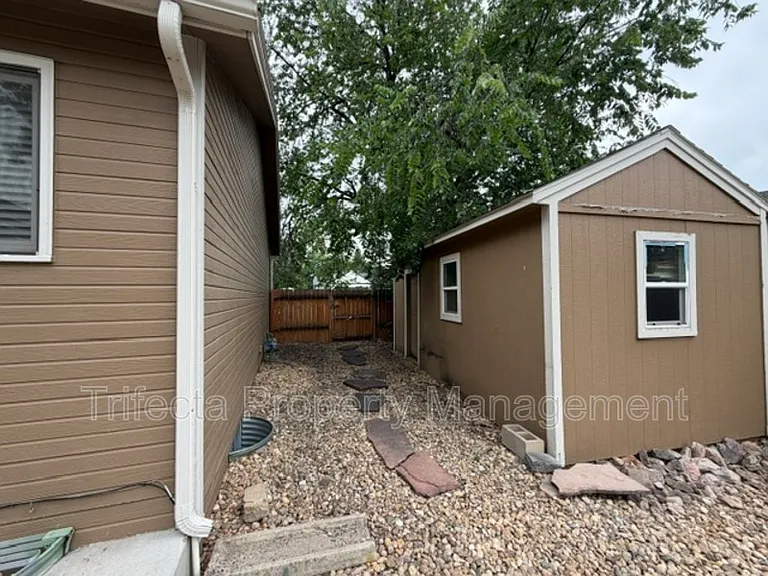 2718 Garden Dr — Photo 23
