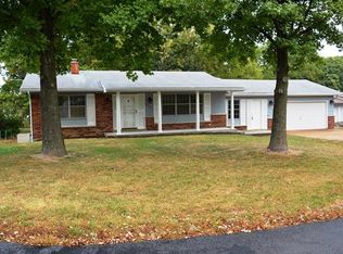 5521 Donna Dr, High Ridge, MO 63049