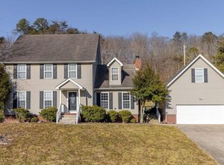 127 Barrington Dr, Scott Depot, WV 25560