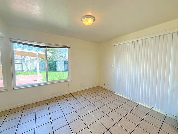 5th image of 455 Columbia Ave