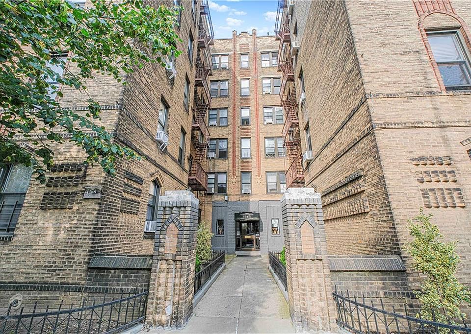 1st image of 1543 W 1st St APT D1