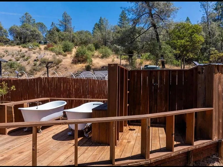 12233 Hilltop Dr — Photo 8