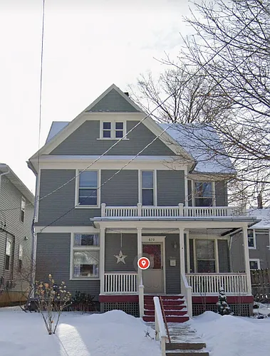 610 Pleasant St SE Photo 1