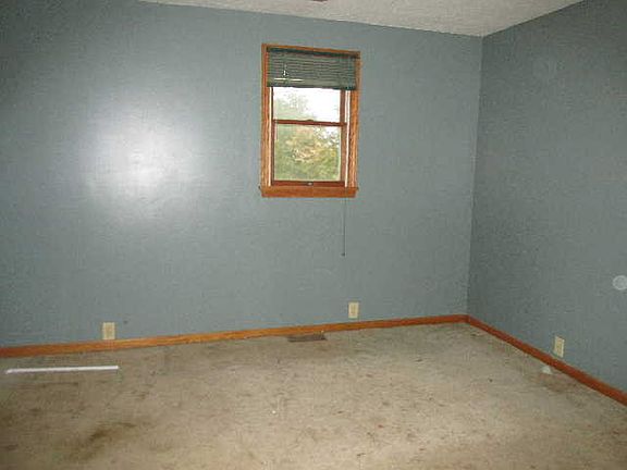 3rd image of 5410 Township Road 185