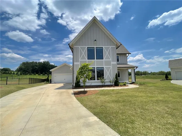 2418 Meadow Cv, Auburn, AL 36832