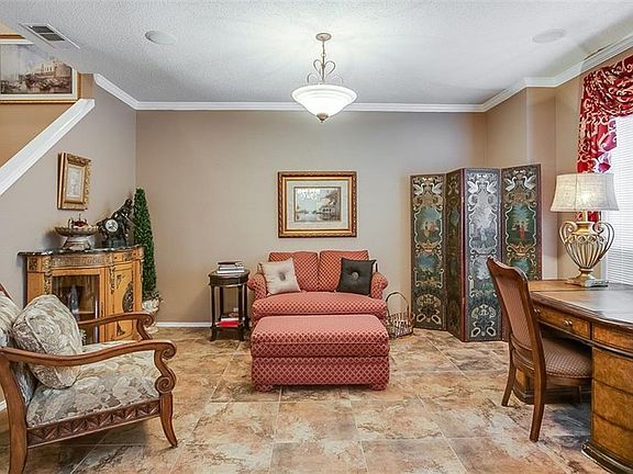 4th image of 6631 Waterbury Dr
