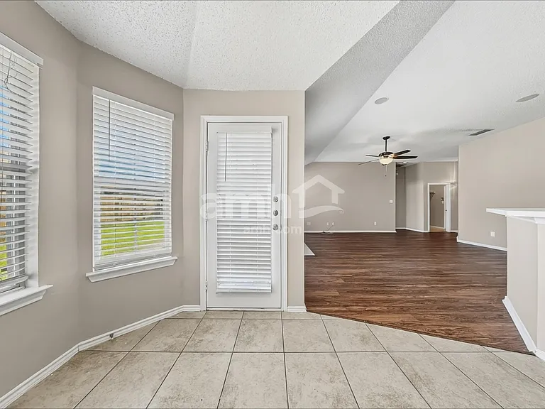 3809 Staghorn Cir N — Photo 5
