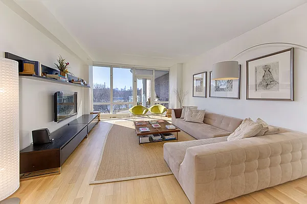 Sold by Isen & Company : Real Estate Advisors | media 1