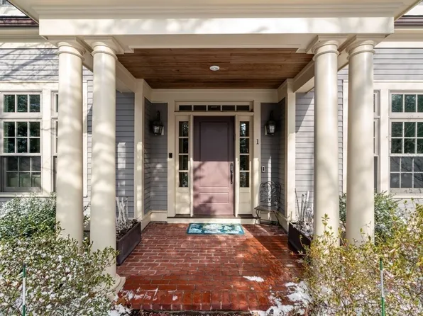 1 Pine Summit Cir #1, Weston, MA 02493