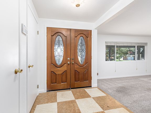 5th image of 8201 Highwood Way