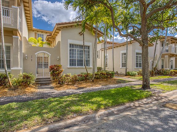 3rd image of 610 NW 24th Avenue