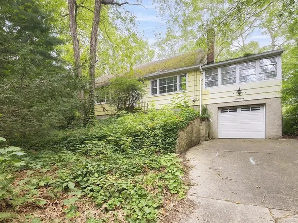 16 Sunset Drive, Huntington, NY 11743