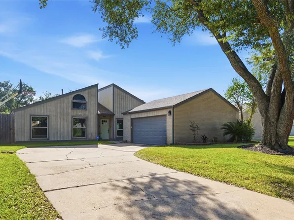 2211 Kinbrook Dr, Houston, TX 77077