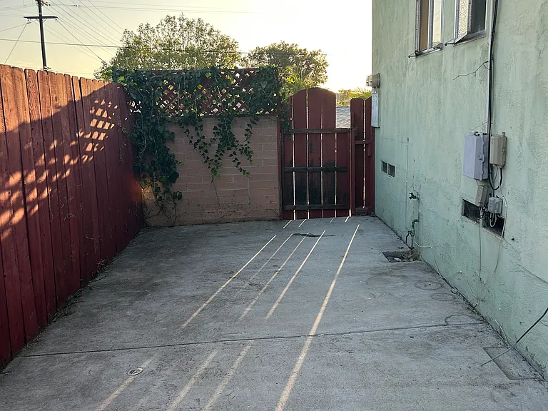 Mohawk St — Photo 18