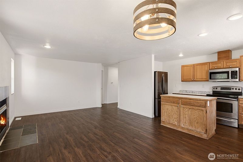 3rd image of 5807 S Ferdinand Street