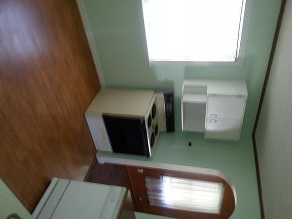 5th image of 1154 Park St
