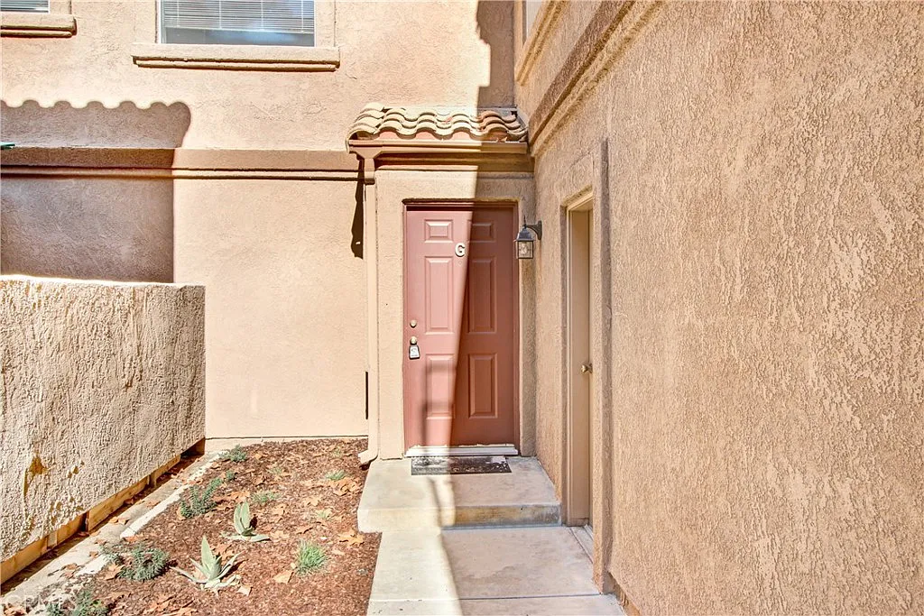 2 bed, 1012 sqft, $2,800 — Photo 3