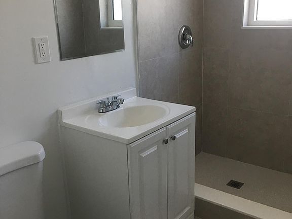 3rd image of 1416 N J St #1416