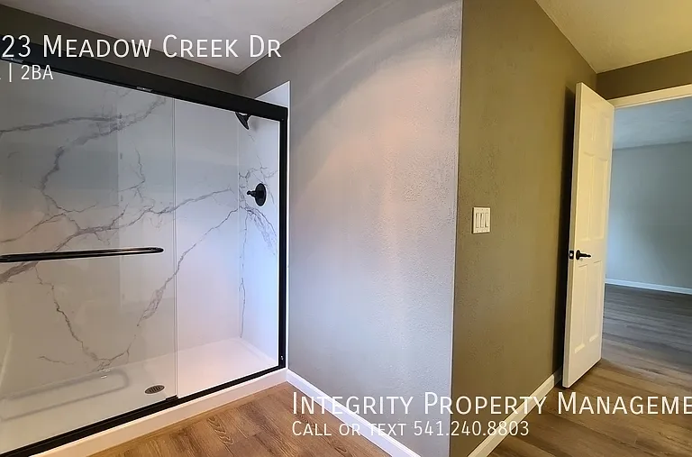2423 Meadow Creek Dr — Photo 19