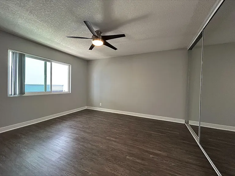 The Circle Apartments at Long Beach — Photo 91