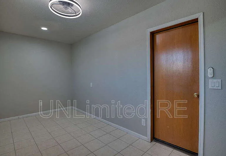2512 Cisco Dr S — Photo 38