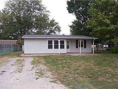 3rd image of 50 Longfellow Dr