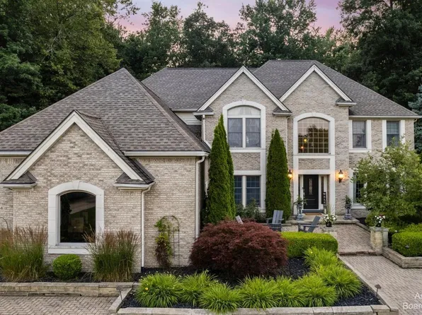 2034 Bay Hill Ct, Ann Arbor, MI 48108