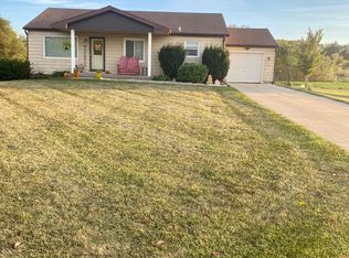 7155 Bennington Rd, Omaha, NE 68152