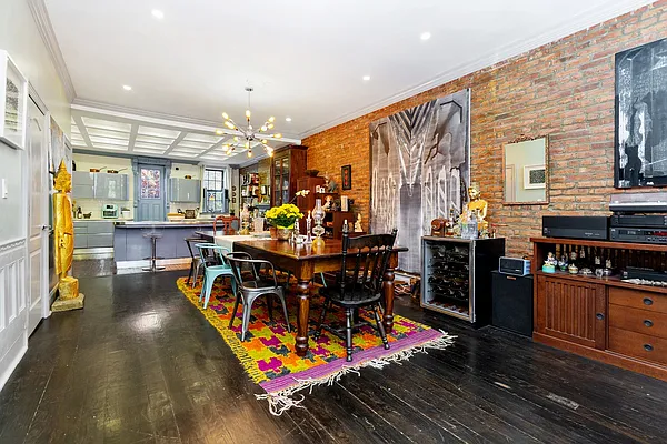 Sold by Compass | media 3