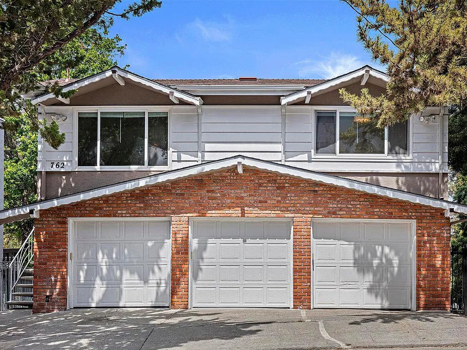 762 Barbara Rd #2