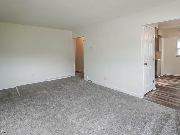 4th image of 1619 Eastwood Ave