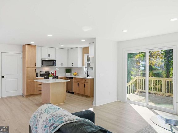 4th image of 3901 Ebenezer Rd