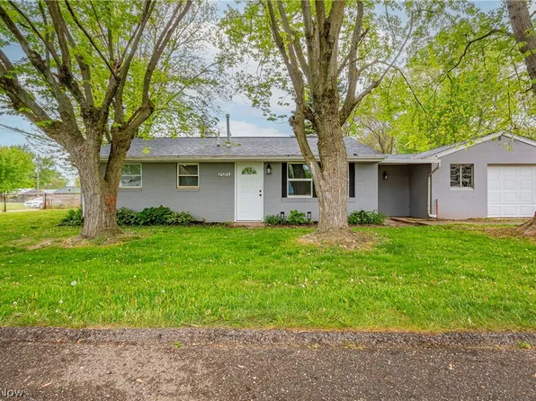 2505 Willowrow Ave NE, Canton, OH 44705