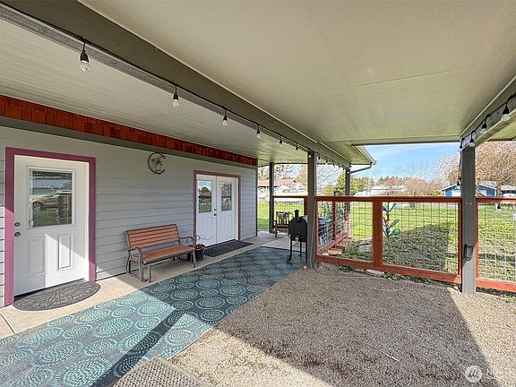 2nd image of 190 Golden Sands Boulevard