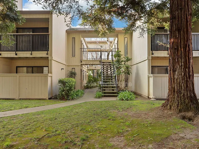 Stamford Court Apartments — Photo 23