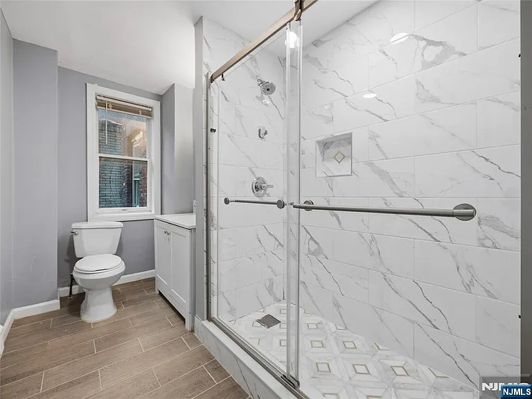 1-2 Hilliard Ave #2 — Photo 7