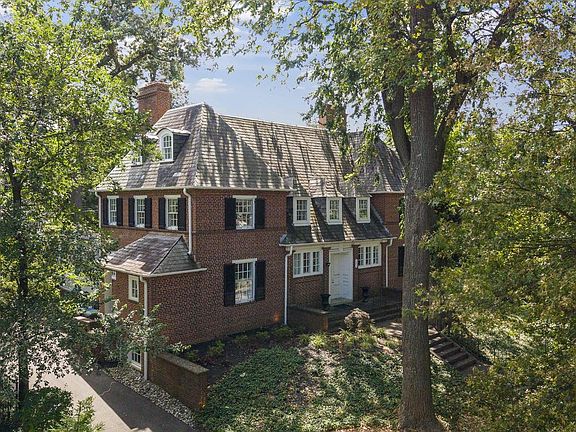 2nd image of 203 E Highfield Rd